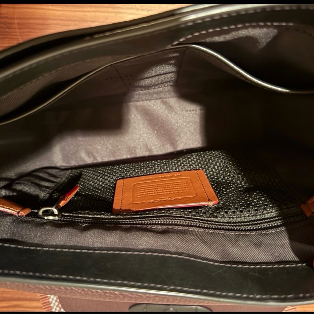 UEC Coach Gotham Pebbled Black Leather Messenger Bag - Picture 7 of 7